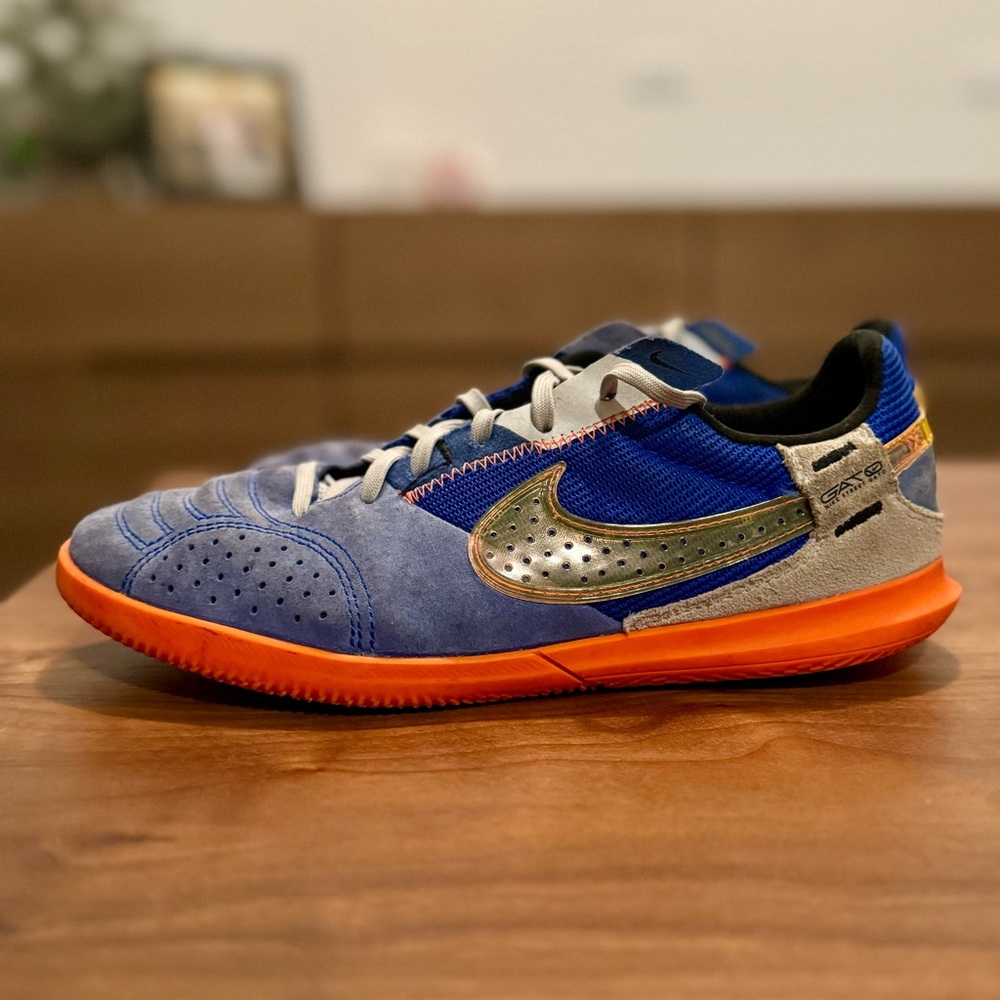 Nike Jr. Streetgato - Indoor Soccer Shoe - Size 6Y